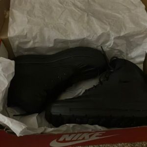 Fresh out the box never worn size 6 boys